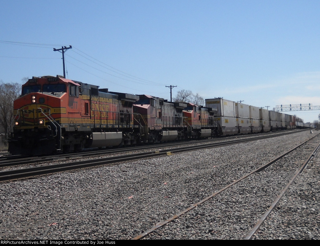 BNSF 4877 West